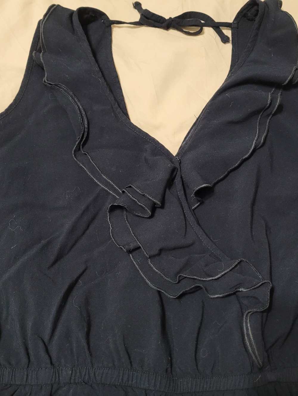 💲2️⃣ Trendsetter Sleeveless Black Ruffle Cross-Over V-Neck Jumpsuit Size Med - Picture 11 of 13